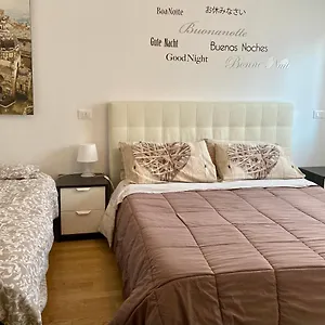 Apartament The Little House In, Bergamo